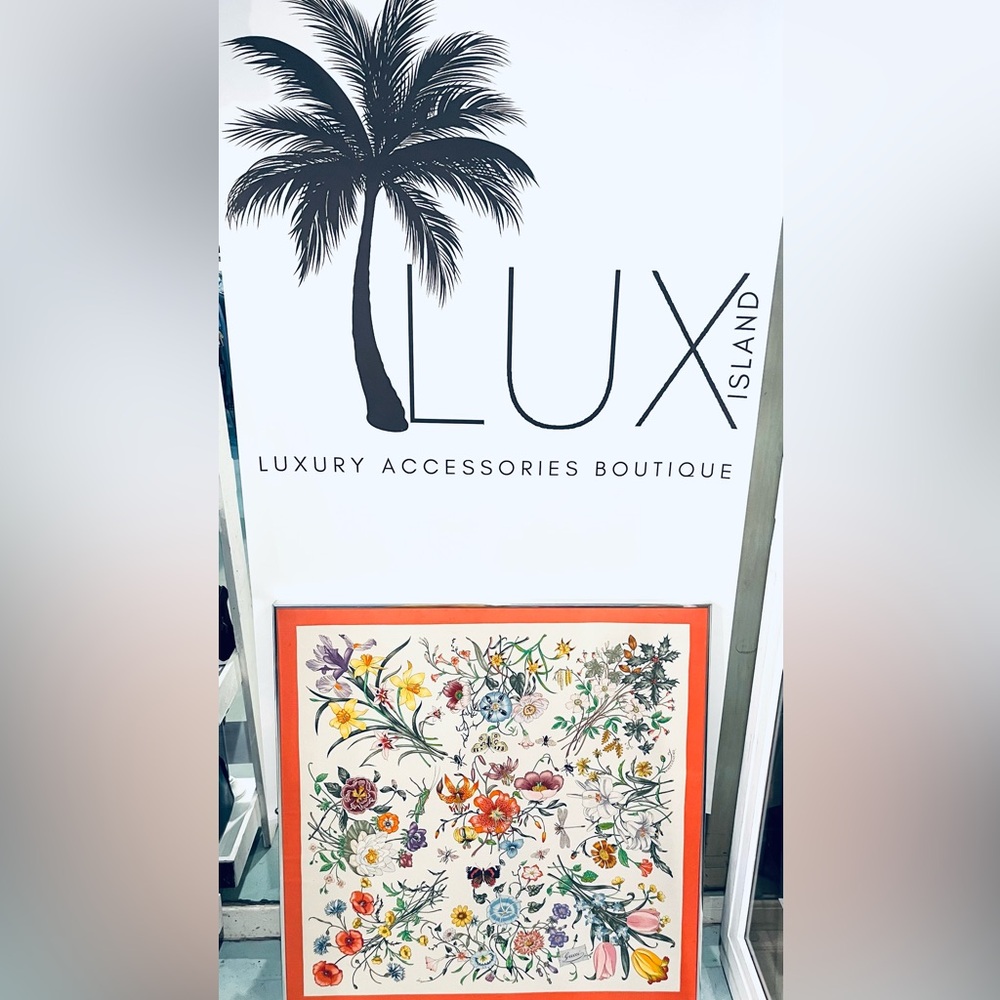 LUX ISLAND ESTATES | GUCCI Framed Flora Print Silk Scarf